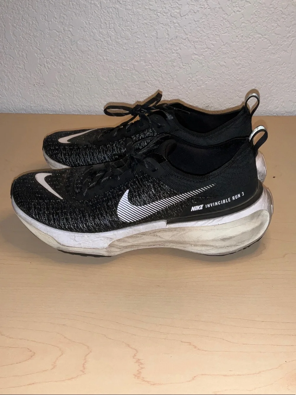 Nike Invincible 3 Running Shoes Black White Women’s Size 10.5